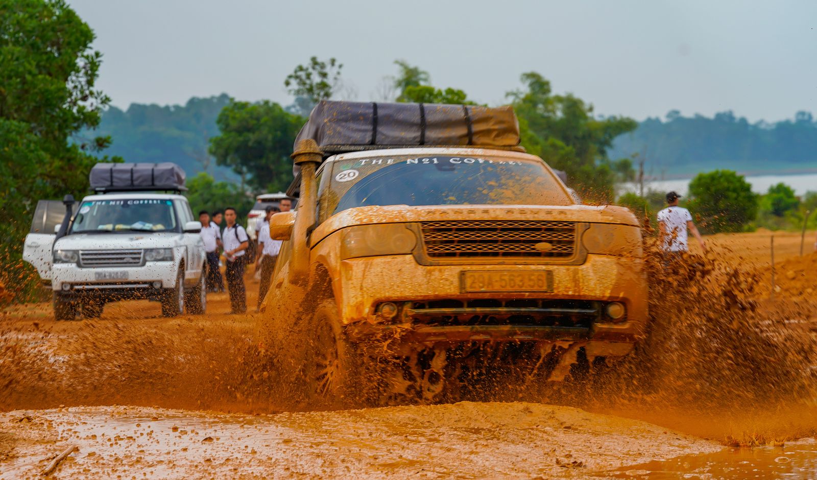 Xe Range Rover offroad