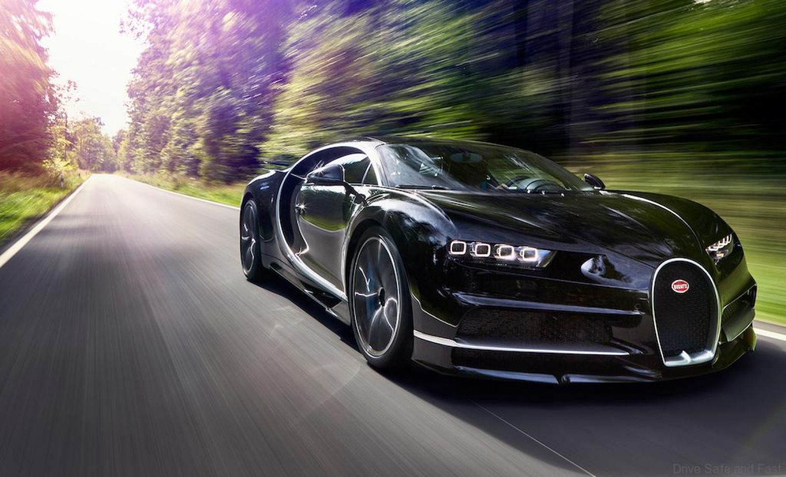 Bugatti Chiron có vận tốc lên tới 460 km/h