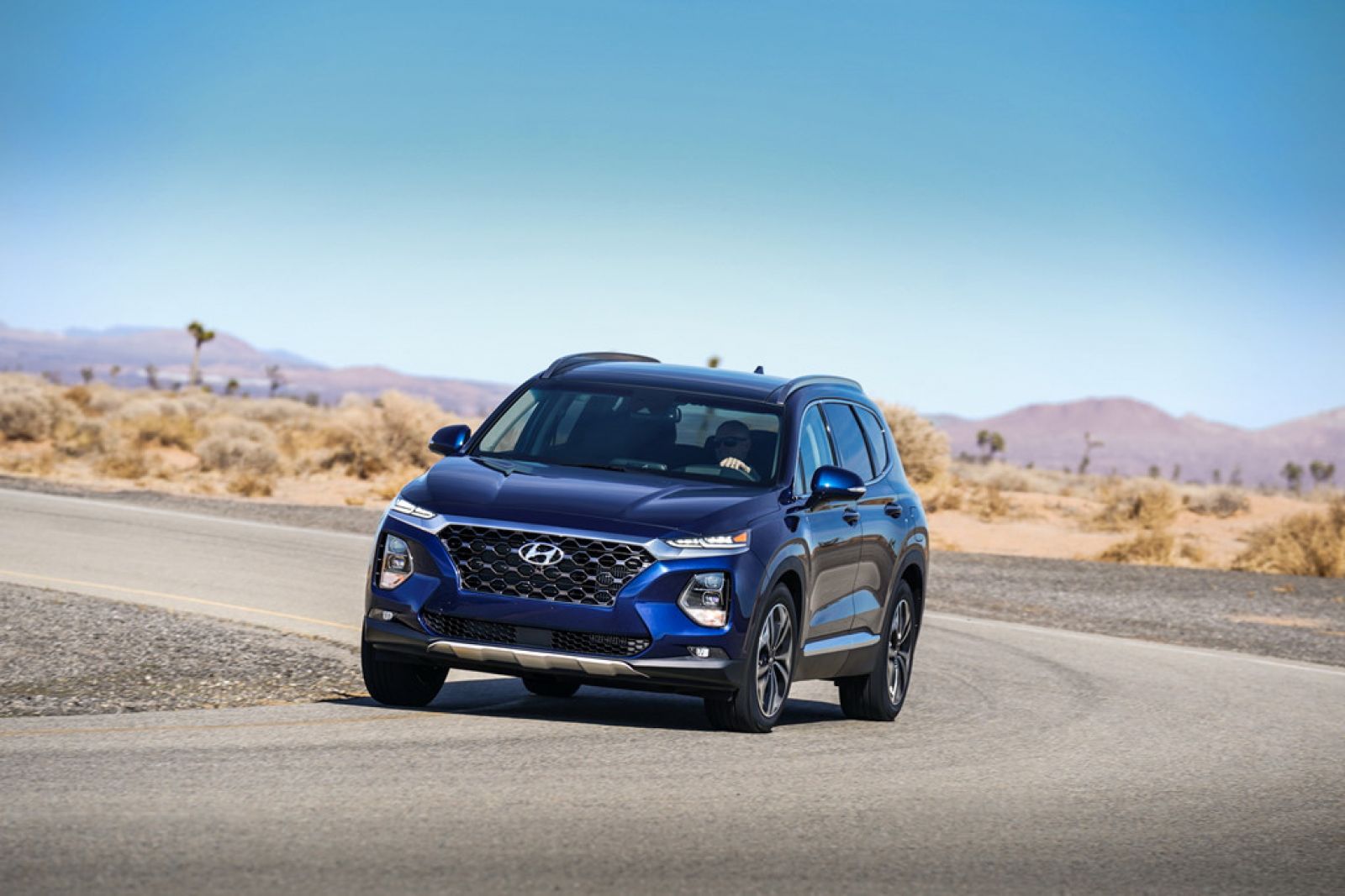 Hyundai Santa Fe 2019 được trang bị khá nhiều công nghệ an toàn