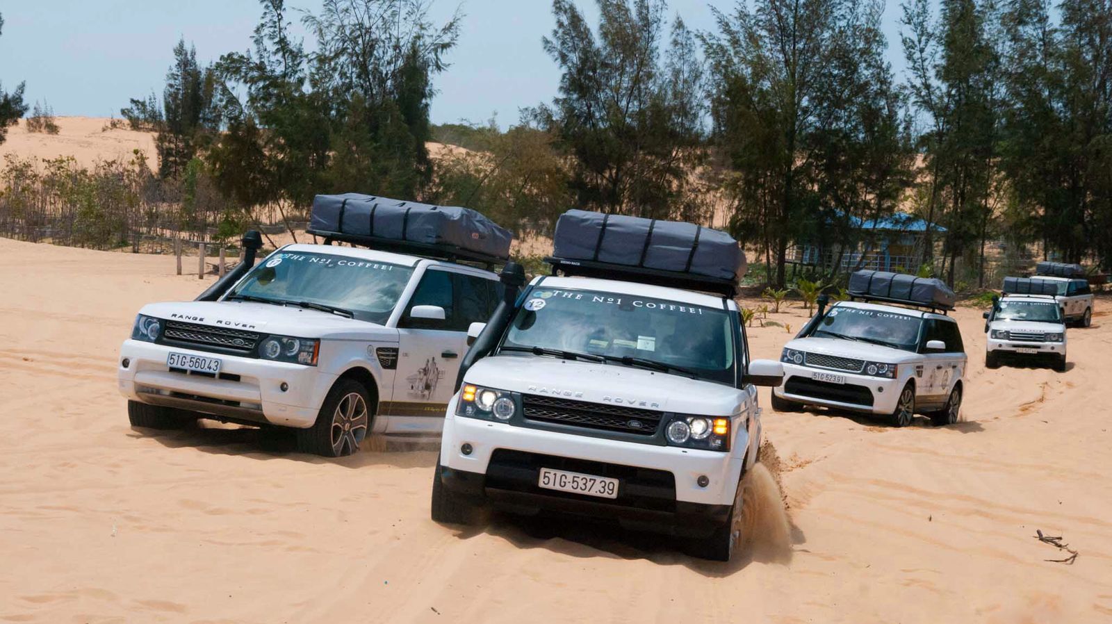 Xe Land Rover offroad tại Bàu Trắng