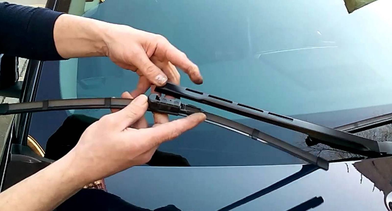 Gạt nước là hệ thống an toàn quan trọng đảm bảo tầm nhìn của tài xế trong mùa mưa bão