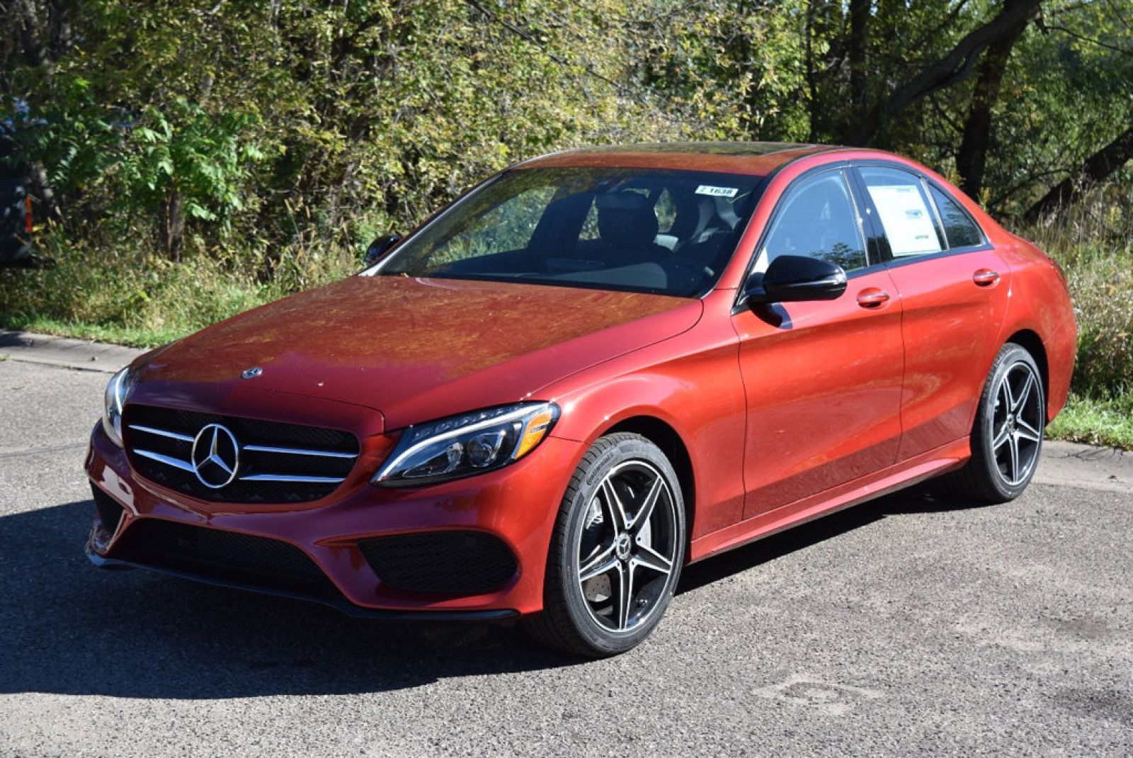 Tháng 4/2018, Mercedes-Benz cũng triệu hồi hơn 3.600 xe tại Việt Nam 