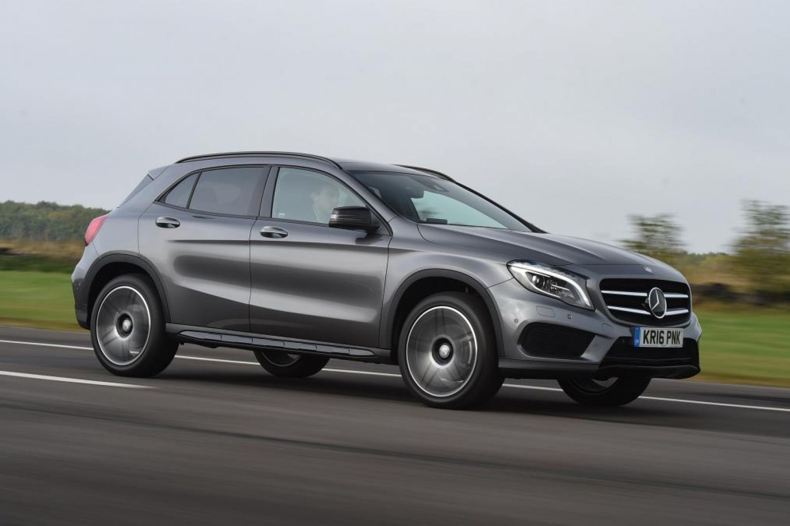 Mercedes-Benz GLA cũng bị triệu hồi do lỗi ghế trẻ em