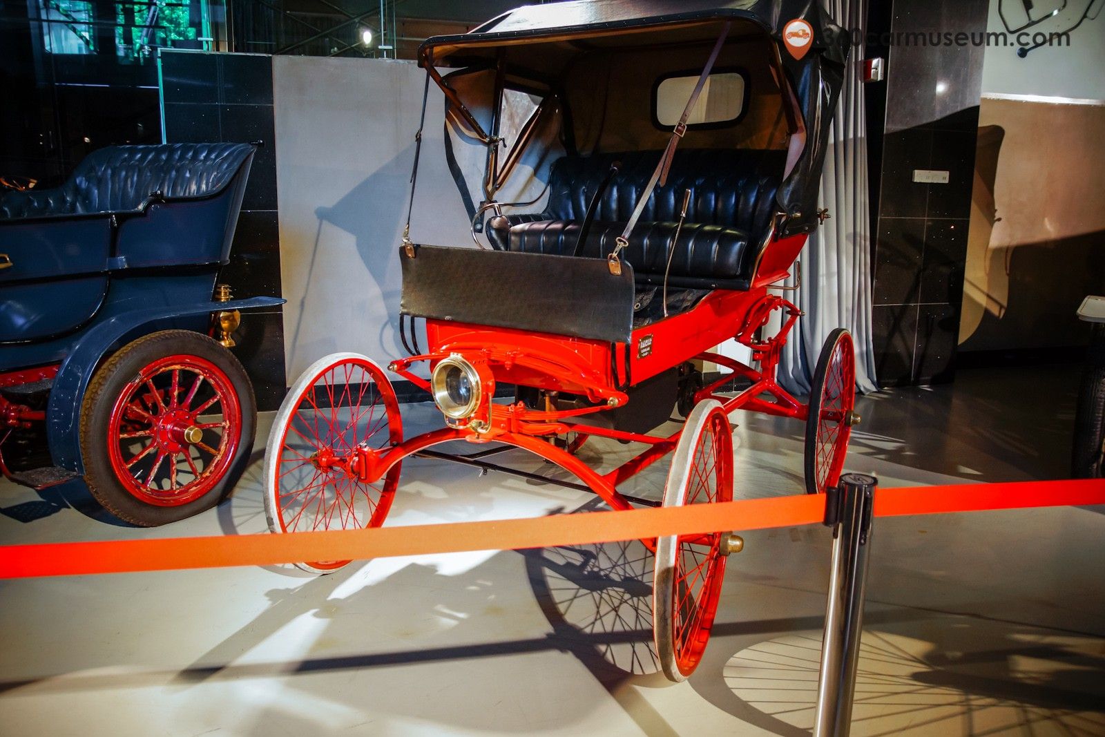 Mẫu ô tô chạy điện đầu tiên Baker Imperial Runabout