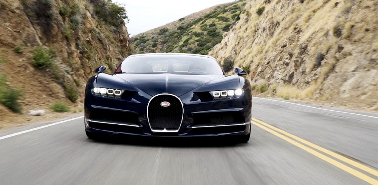 Siêu xe Bugatti Chiron mất chưa đến 2,5 giây để tăng tốc từ 0-100 km/h
