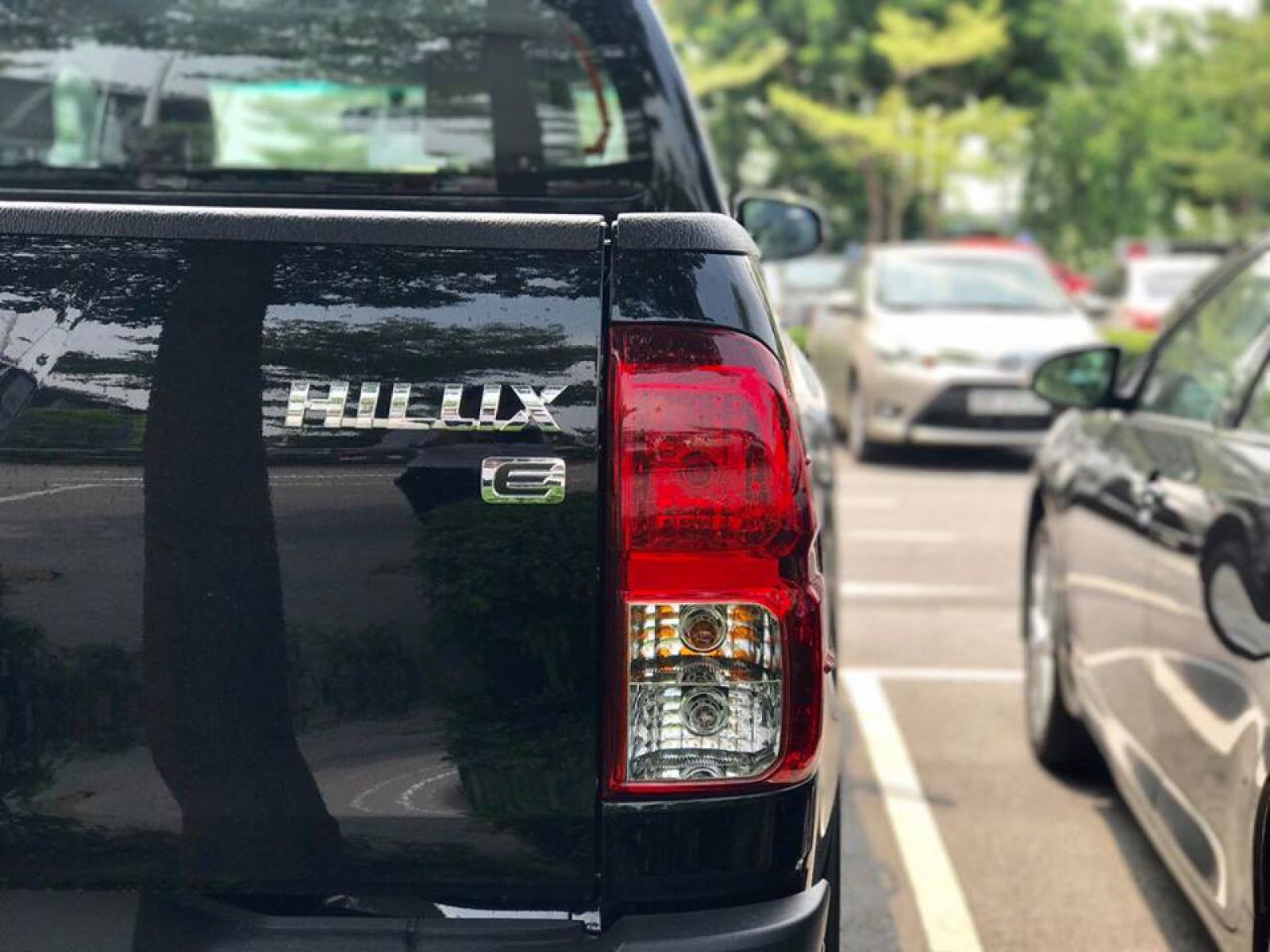 Thiết kế đèn hậu xe Toyota Hilux 2018