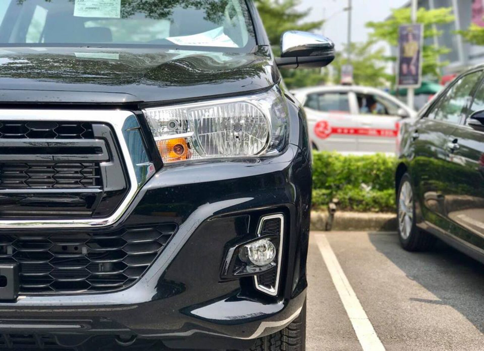 Thiết kế đèn hậu xe Toyota Hilux 2018