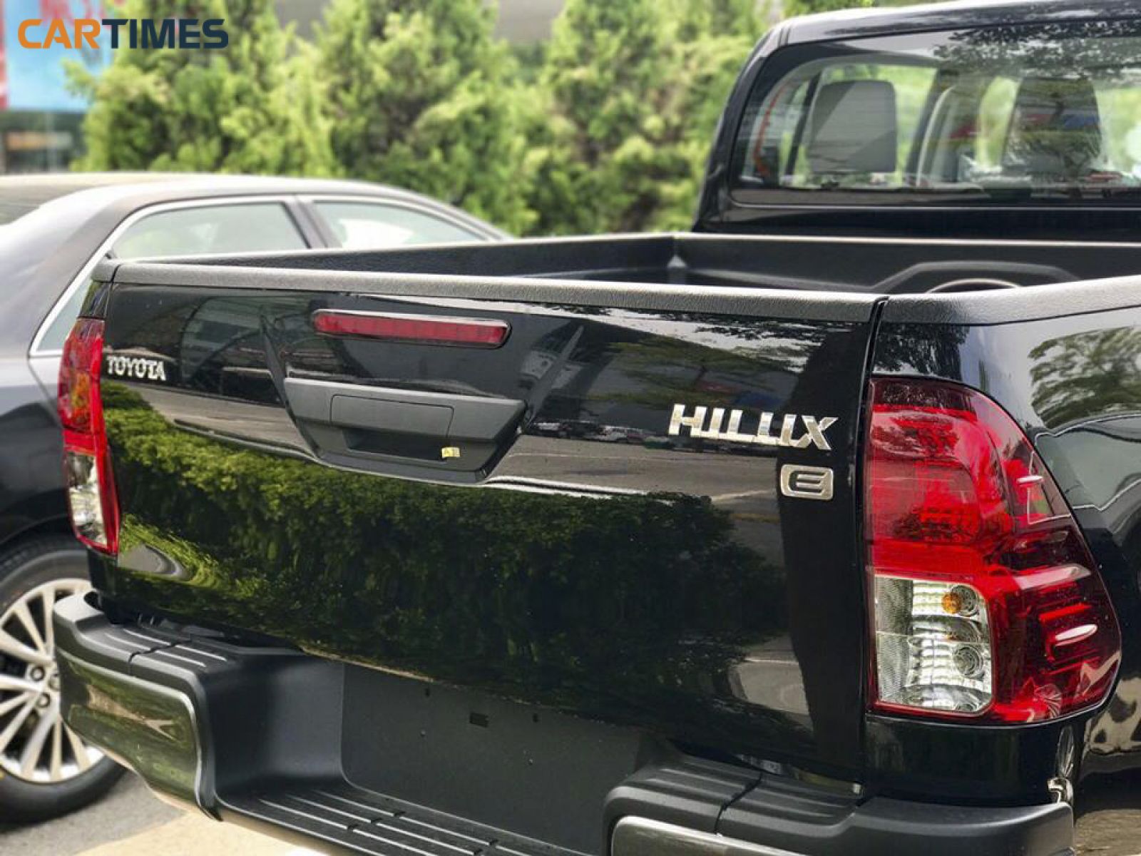 Thùng xe Toyota Hilux 2018