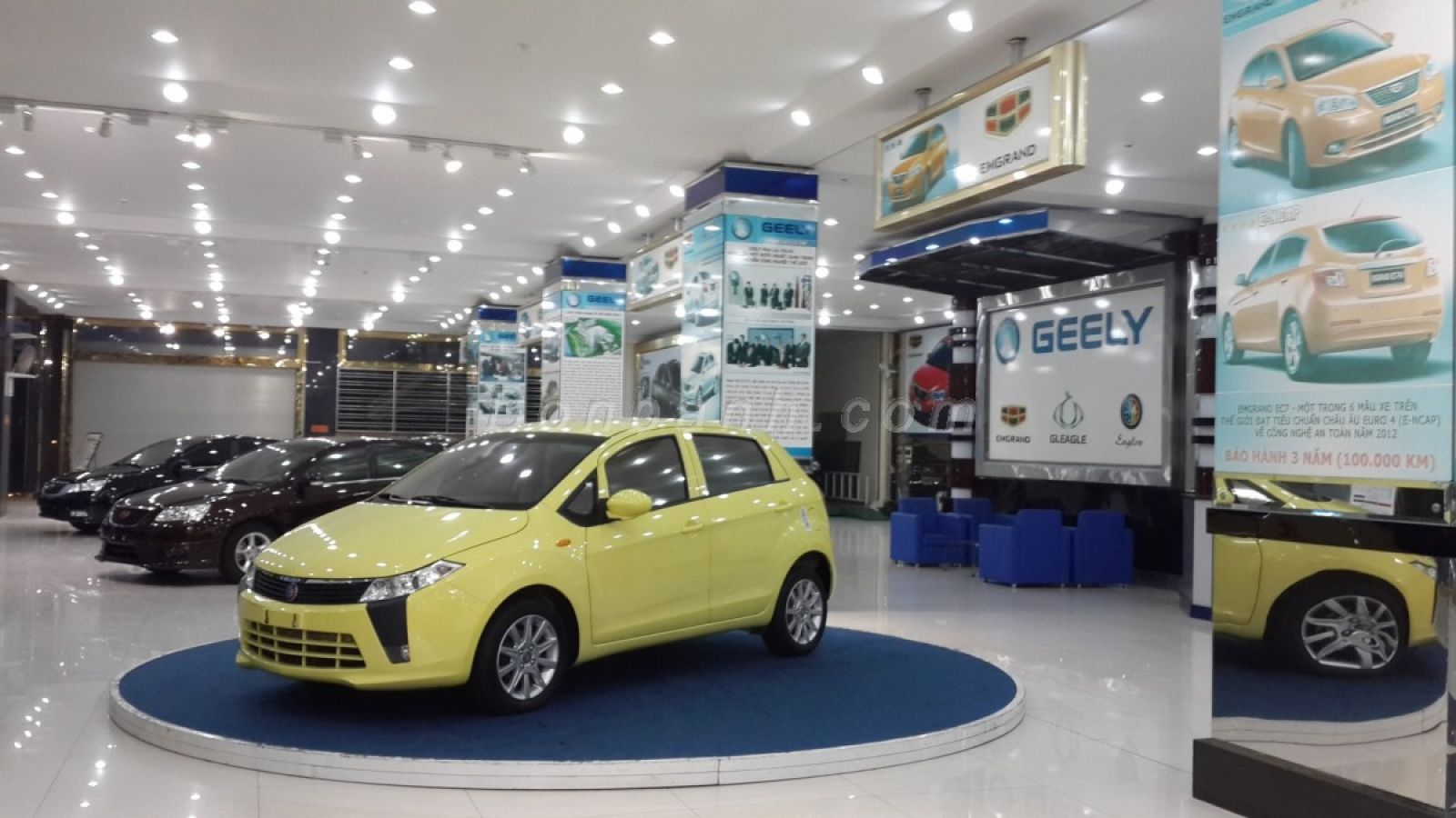 Showroom xe Trung Quốc