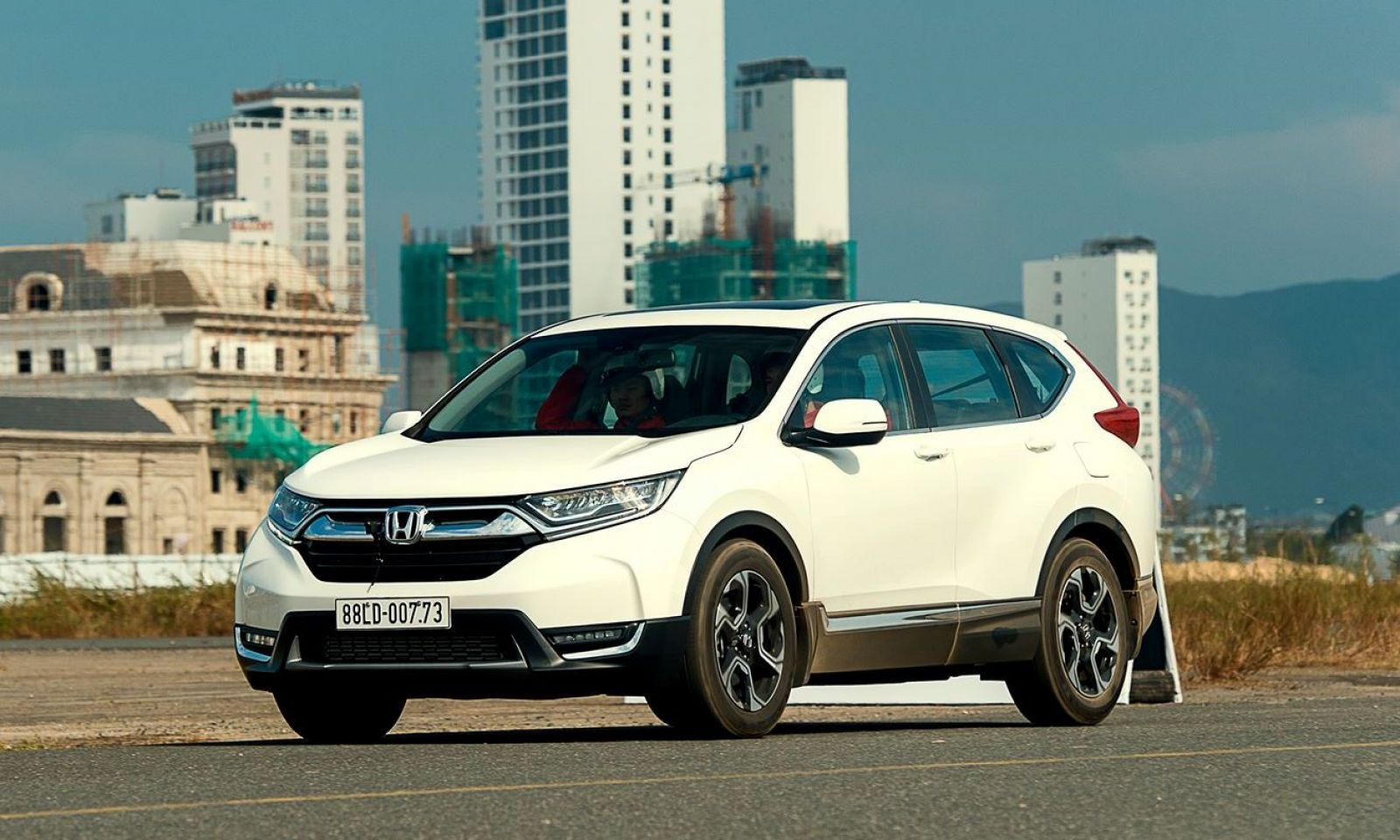 Giá bán xe Honda CR-V vẫn cao