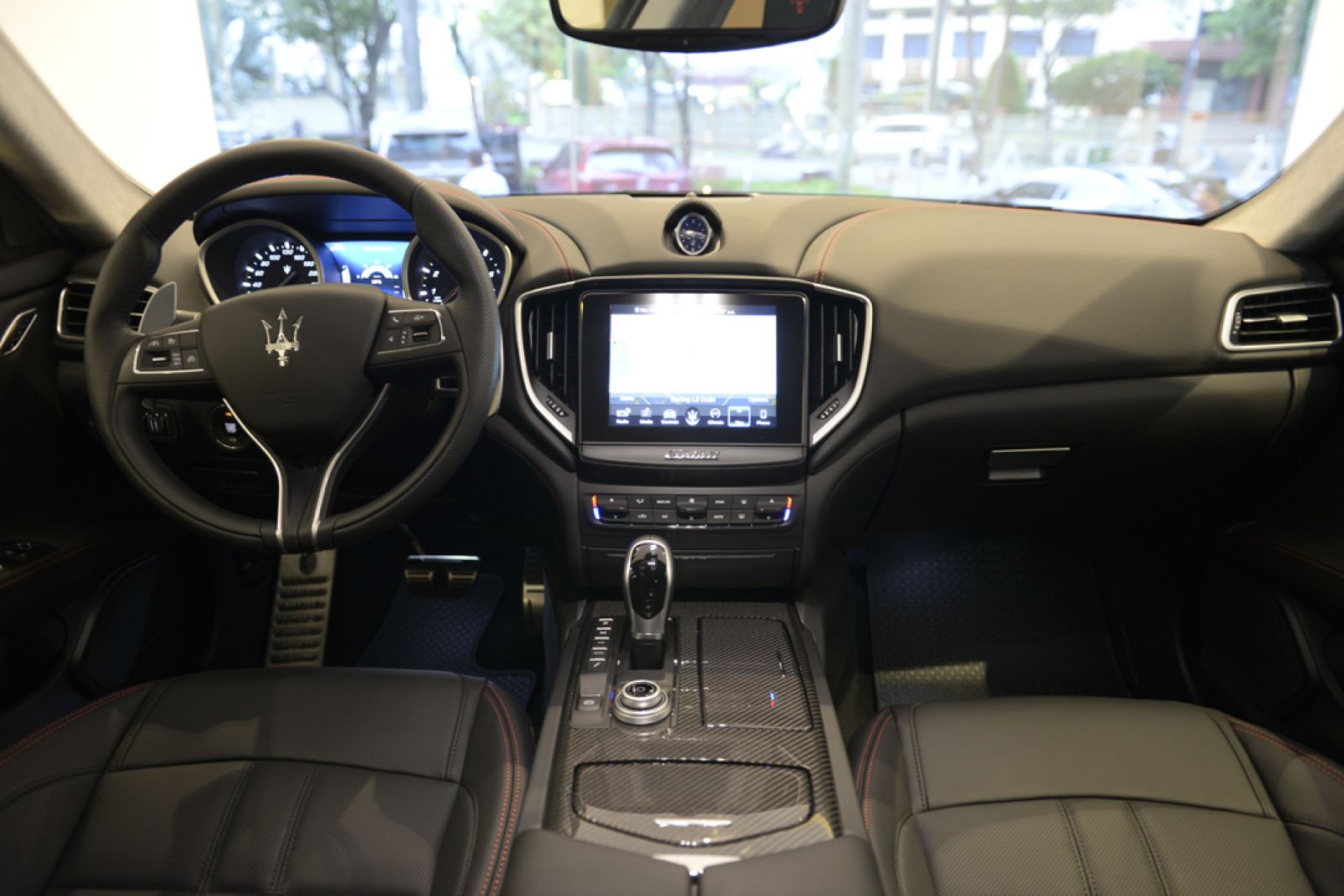 Hàng ghế trước xe Maserati Ghibli GranSport 2018 