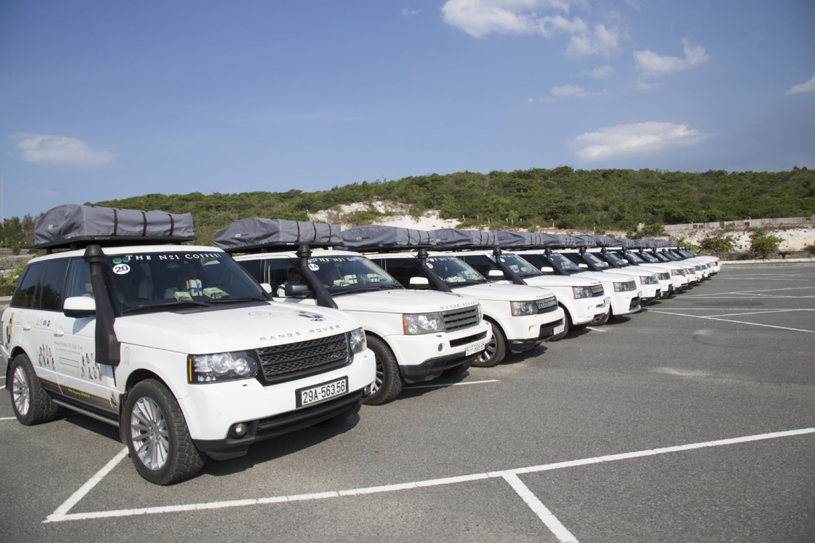 Dàn xe Range Rover độ ống thở trong "Hành trình tới trái tim"