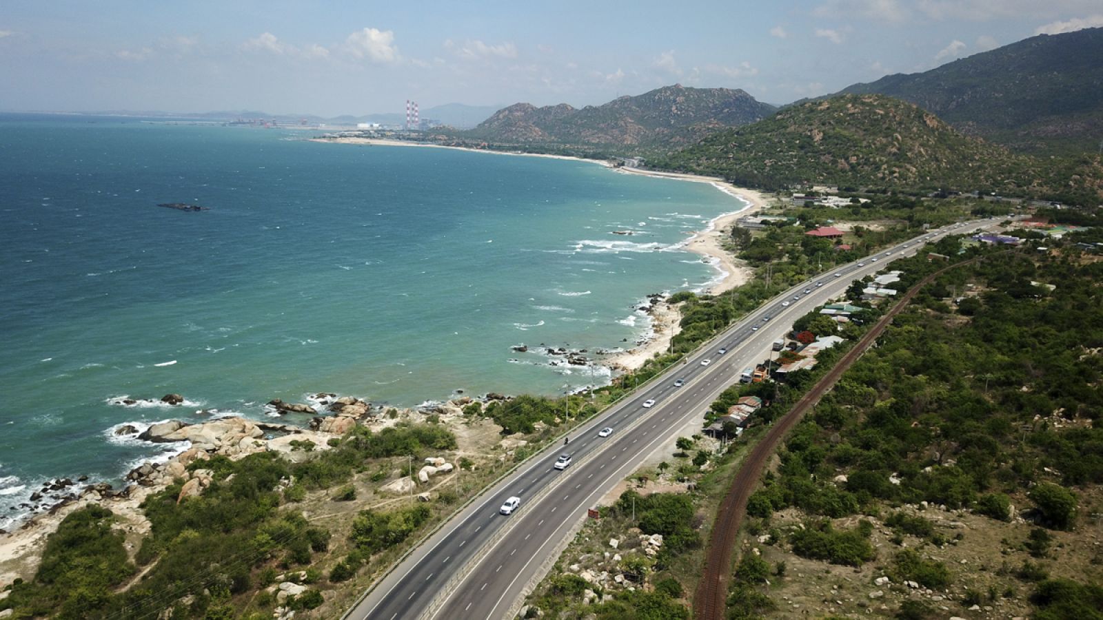Chặng đường từ Phan Thiết tới Nha Trang rất nhiều cảnh đẹp
