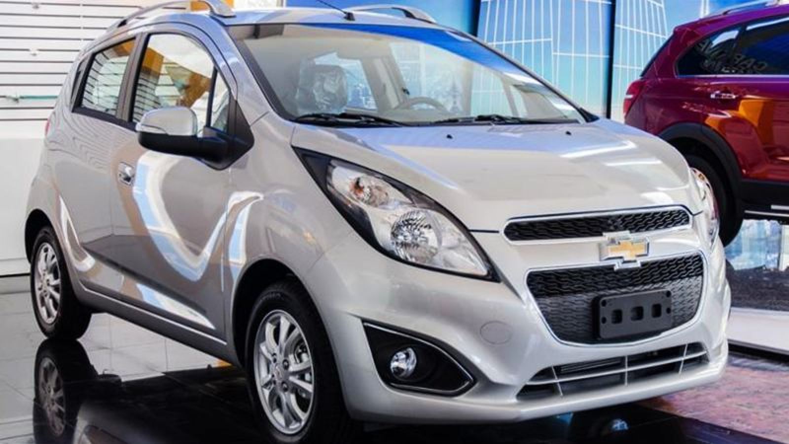 Chevrolet Spark là mẫu xe giảm mạnh nhất tới 60 triệu đồng cho cả 2 phiên bản hiện có 