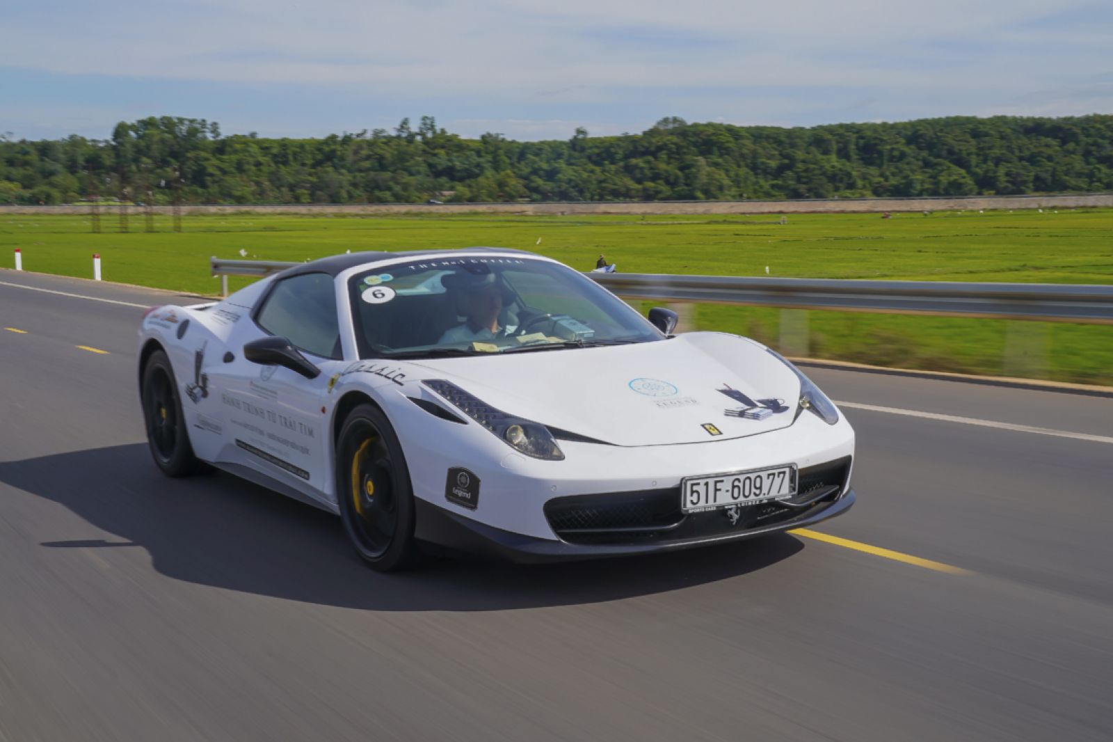 Siêu xe Ferrari 488 Spider