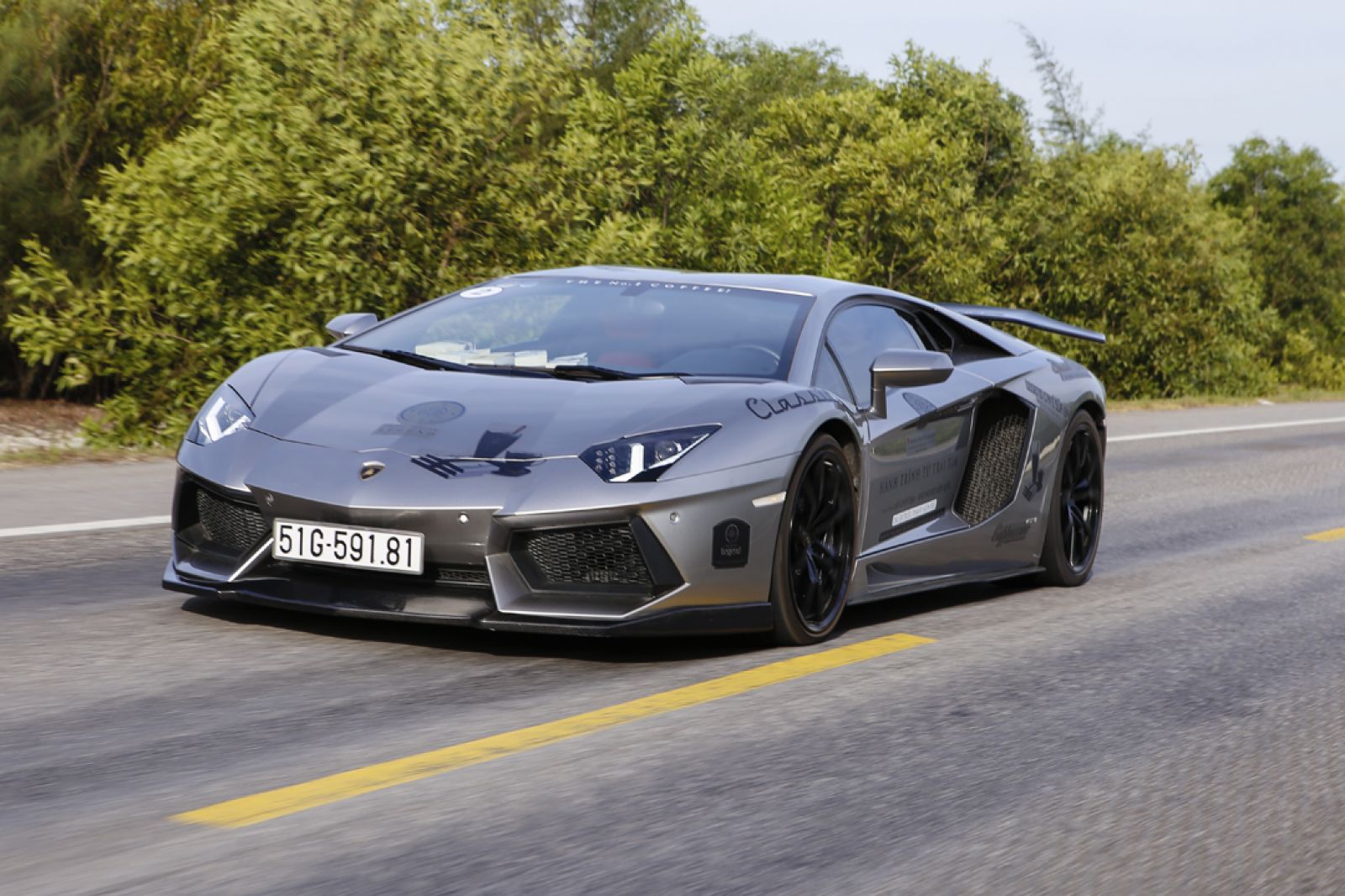 Siêu xe Lamborghini Murcielago LP670-4 SV độ DMC
