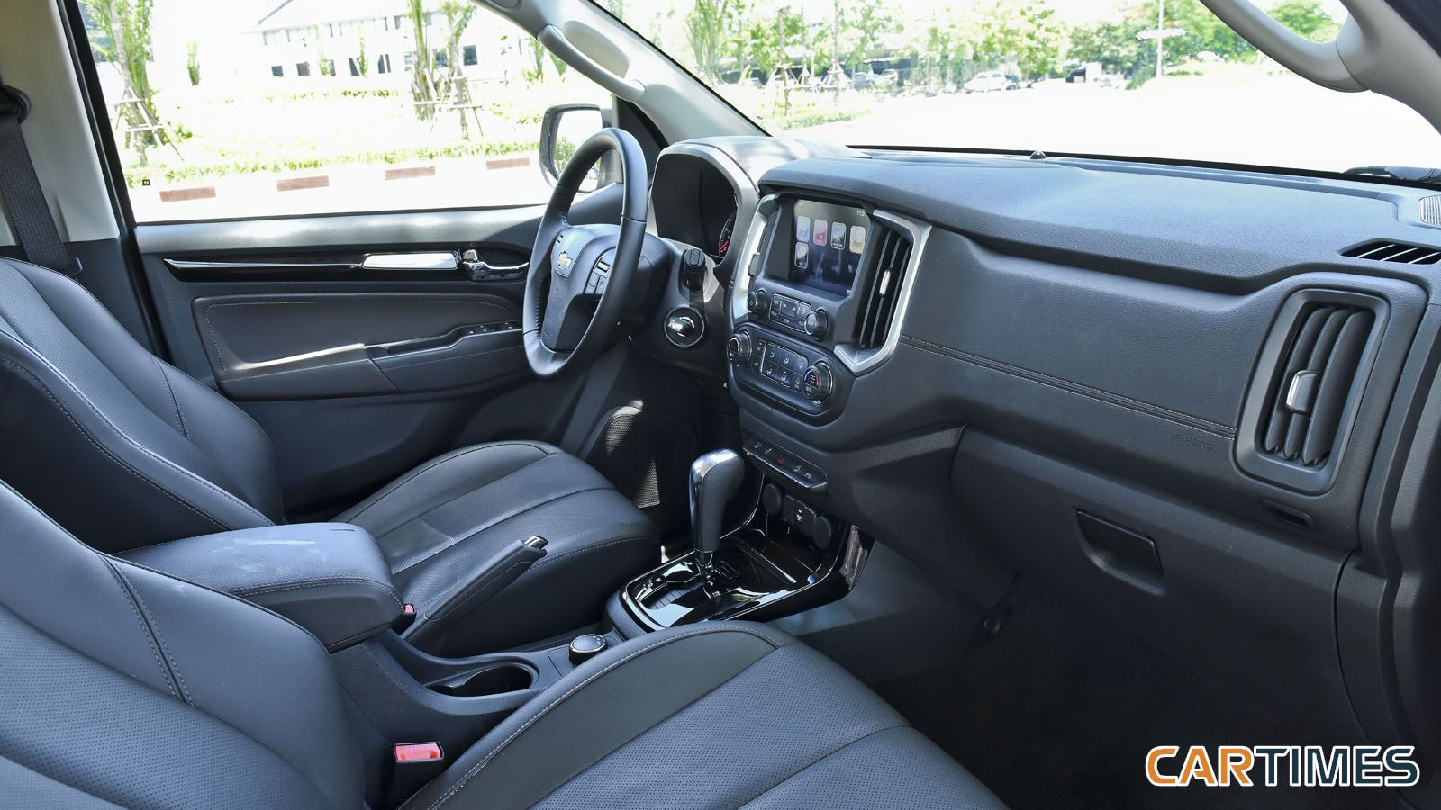 Thiết kế hàng ghế trước xe Chevrolet Trailblazer 2018
