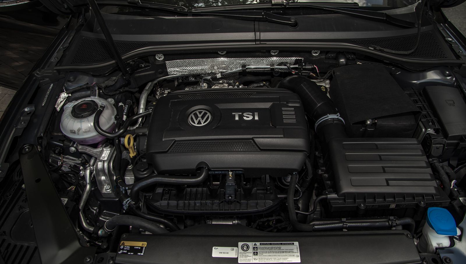 Động cơ Volkswagen Passat BlueMotion COMFORT