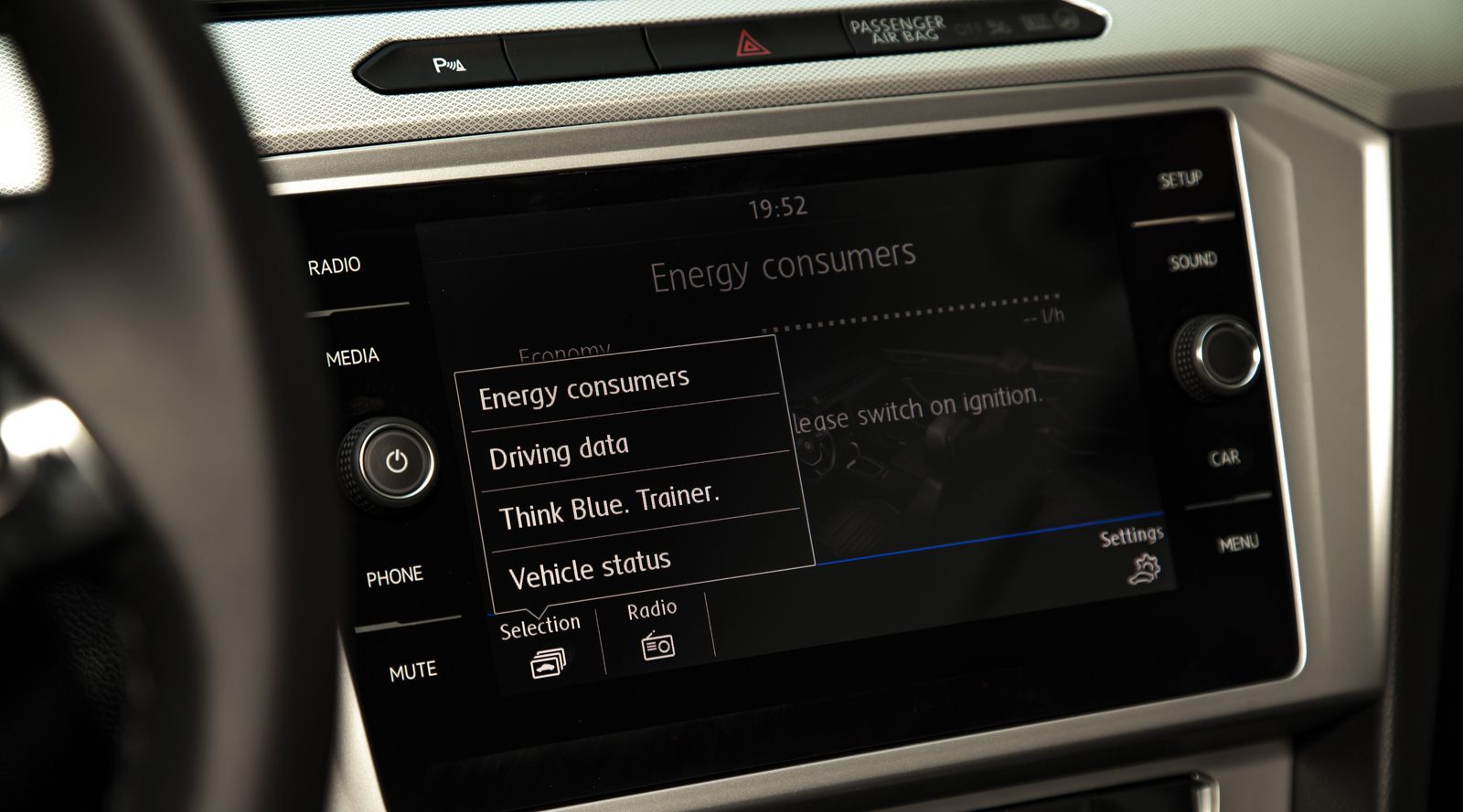 Hệ thống giải trí Volkswagen Passat BlueMotion COMFORT