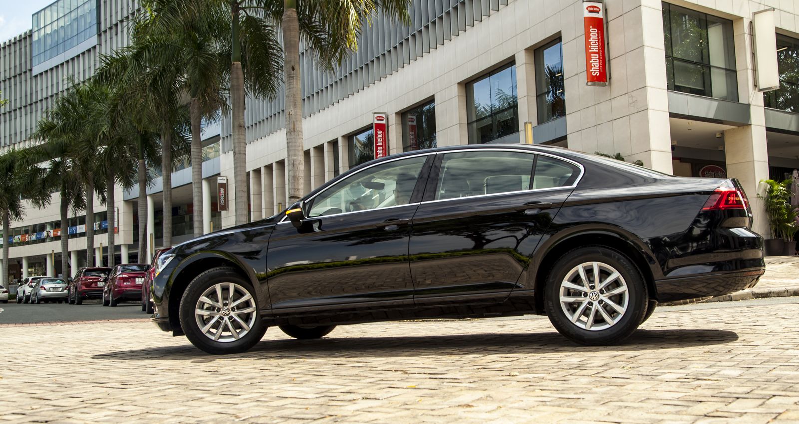 Thân xe Volkswagen Passat BlueMotion COMFORT