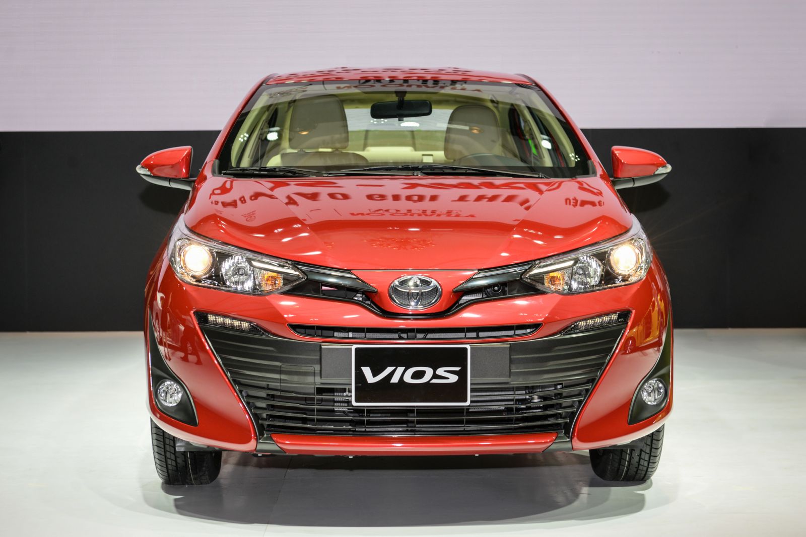 Toyota Vios 2018 mang vẻ ngoài hoàn toàn mới trẻ trung hơn