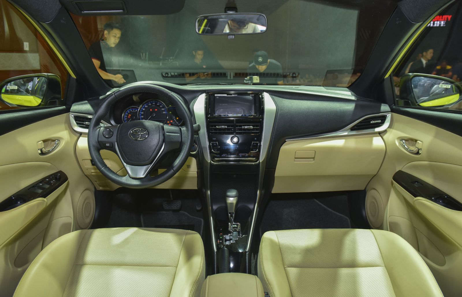 Nội thất của xe Toyota Yaris 2018