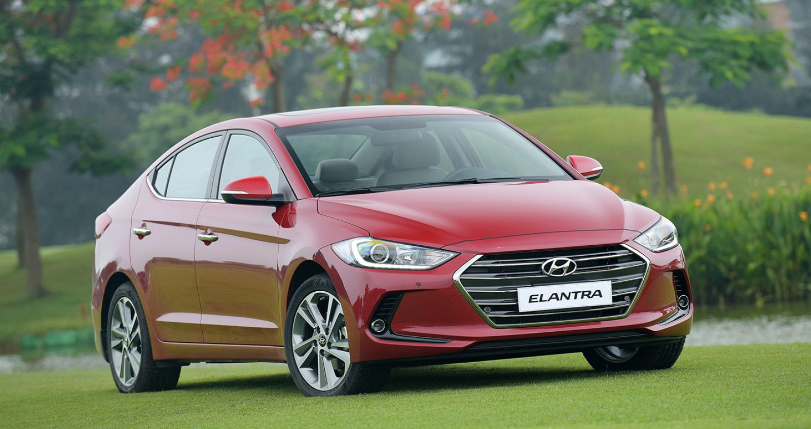 Hyundai Elantra bất ngờ lọt top 10 xe bán chạy nhất tháng 7/2018
