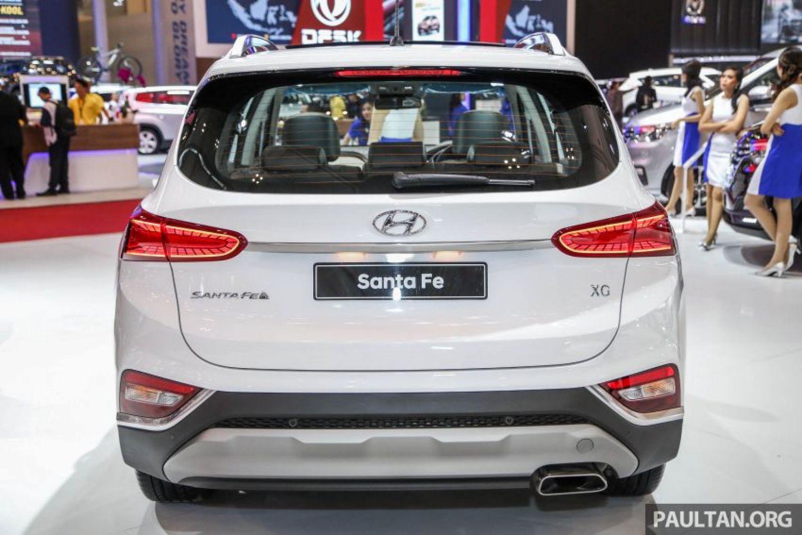 Thiết kế phía sau xe Hyundai SantaFe 2019
