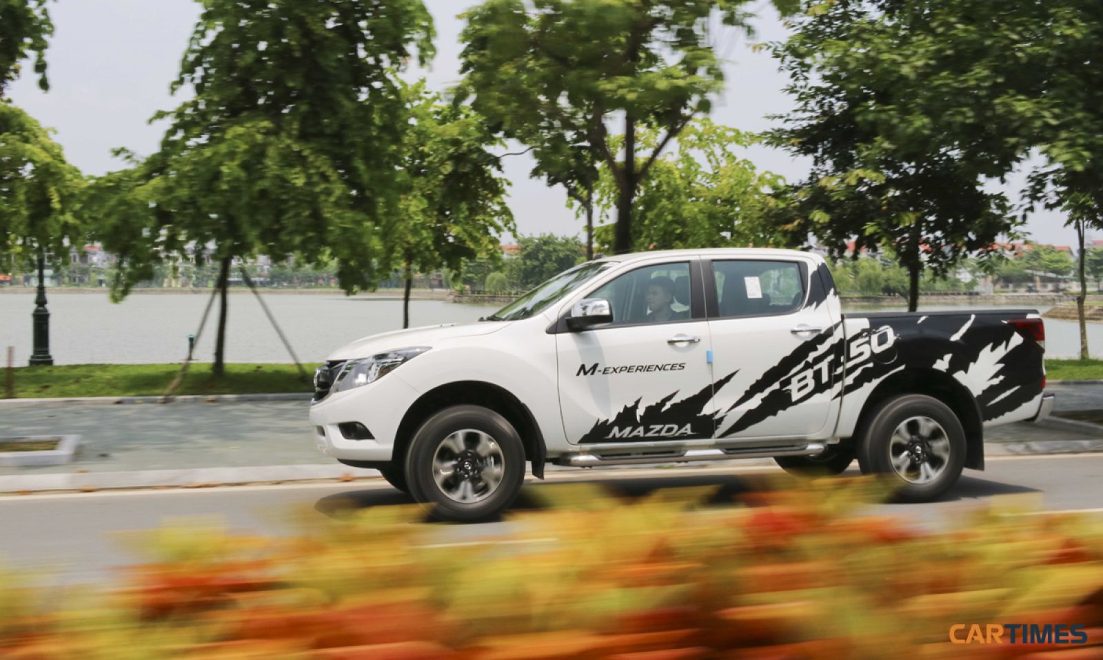 Mazda BT-50 2018 được nâng cấp cả về ngoại thất lẫn trang bị