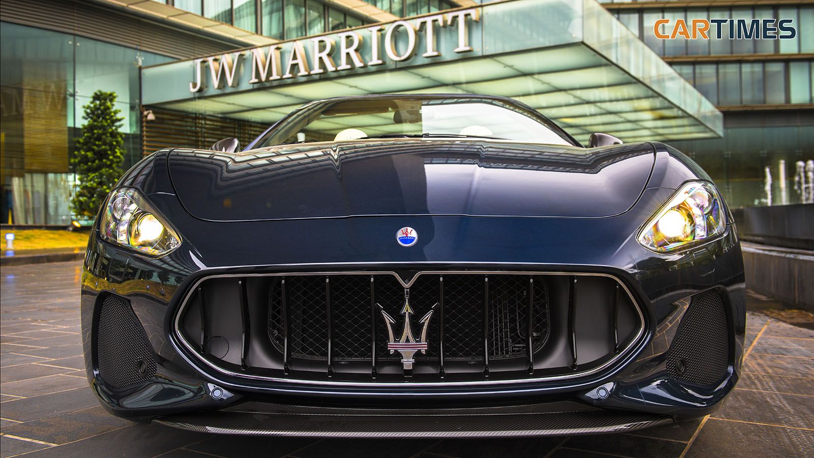Thiết kế đầu xe Maserati Gran GranCabrio 2018 Sport