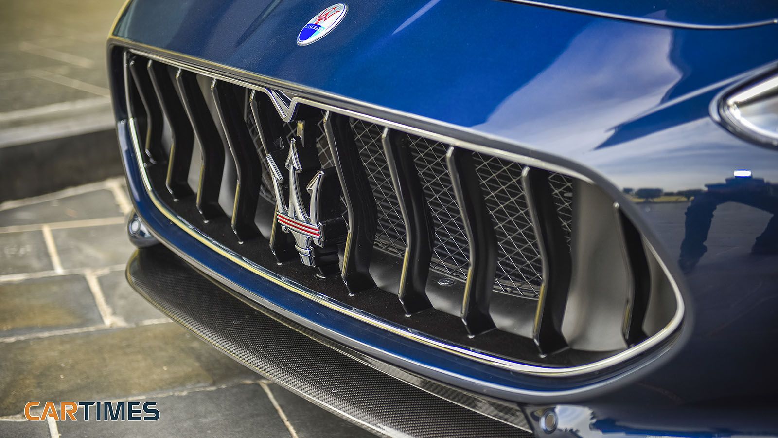Cận cảnh lưới tản nhiệt của xe Maserati Gran GranCabrio 2018 Sport