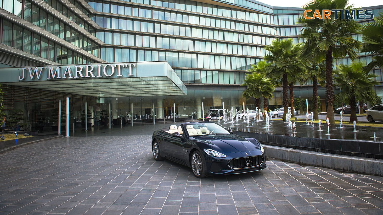 Đây là chiếc xe Maserati Gran GranCabrio 2018 Sport duy nhất tại Việt Nam