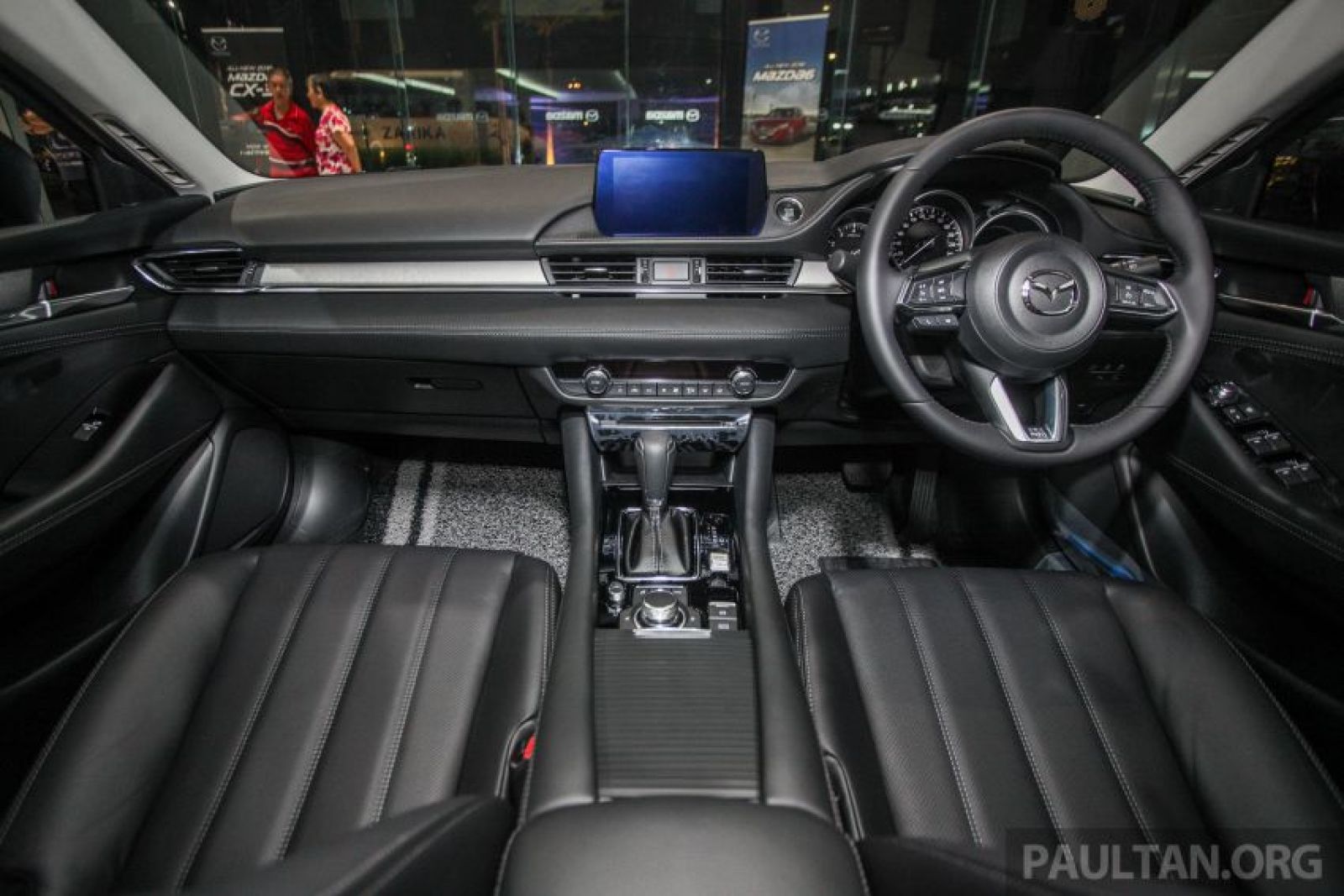 Nội thất xe Mazda6 không có nhiều thay đổi so với bản trước