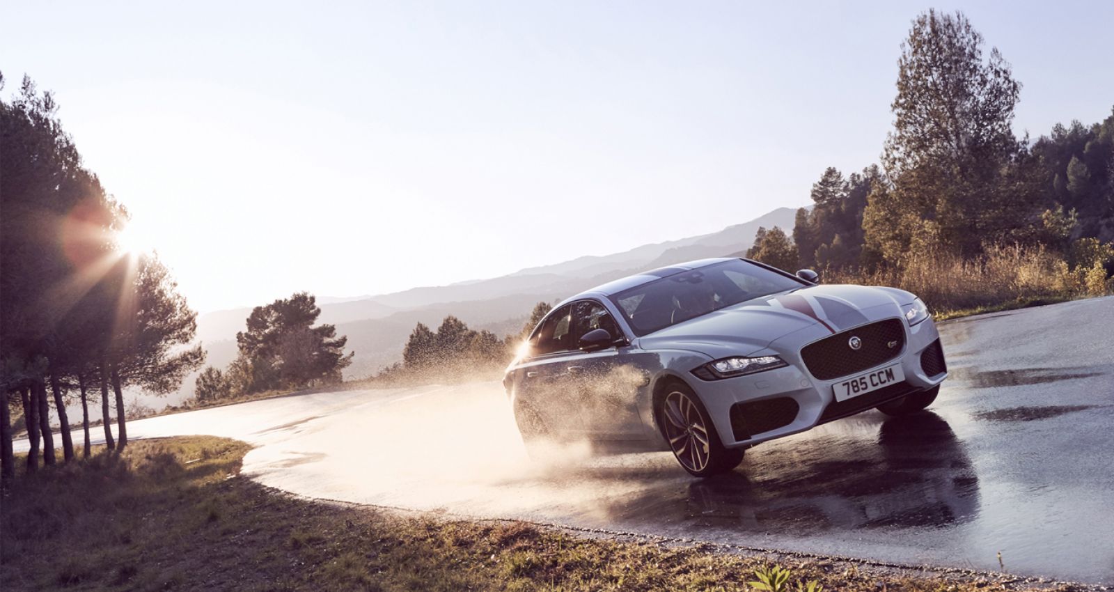Trải nghiệm xe Jaguar trên đường onroad