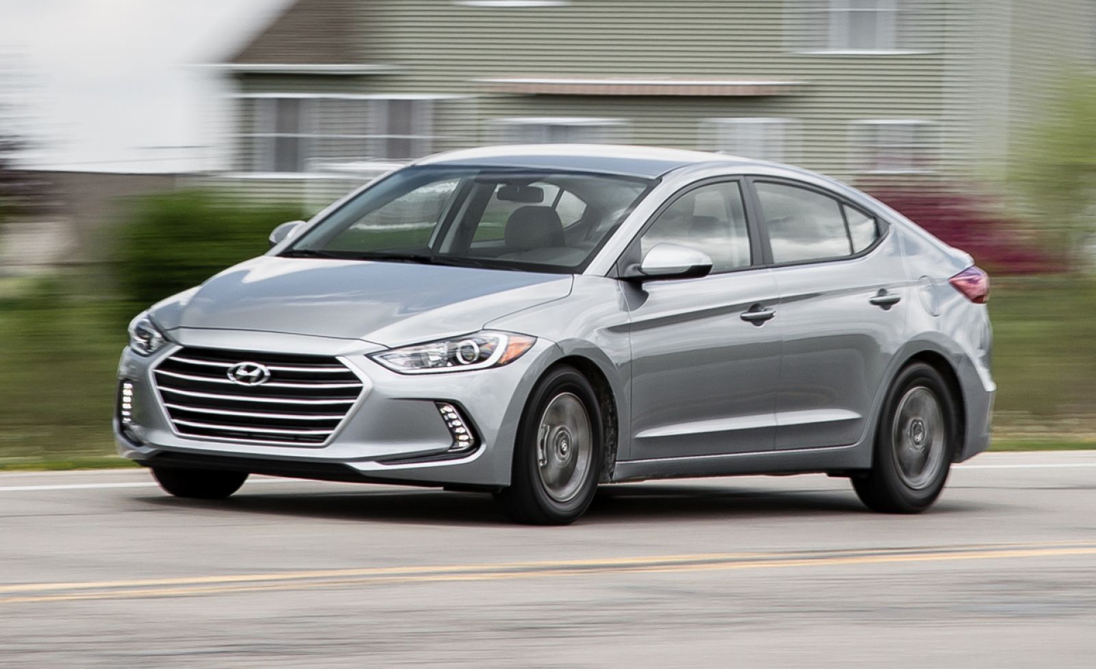 Hyundai Elantra là mẫu xe có thứ hạng cao nhất của xe Hàn Quốc