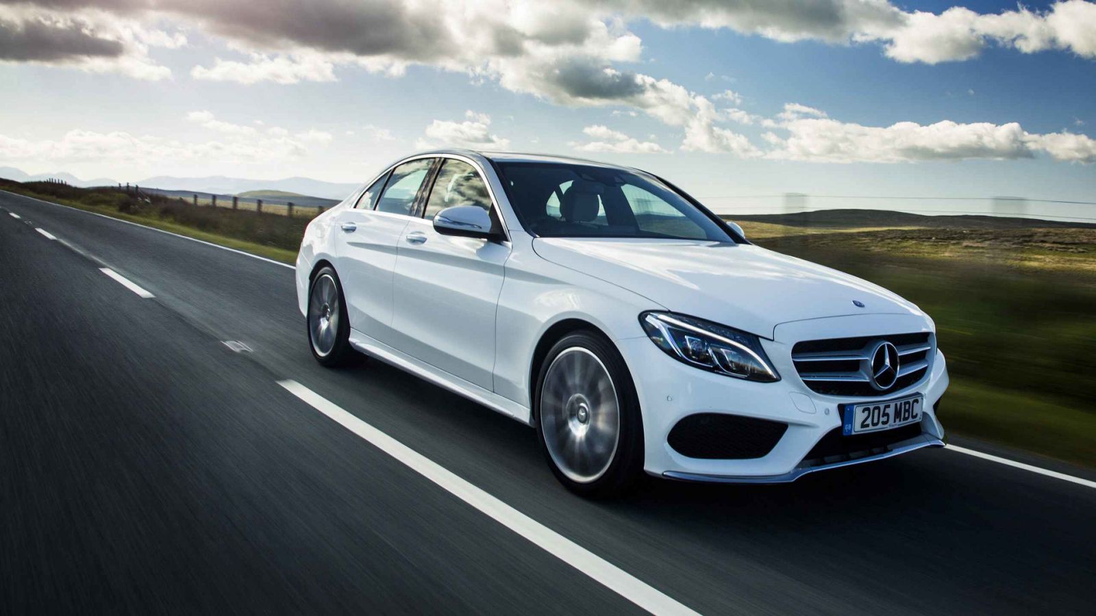 Mercedes-Benz C-Class là mẫu xe sang bán chạy nhất toàn cầu