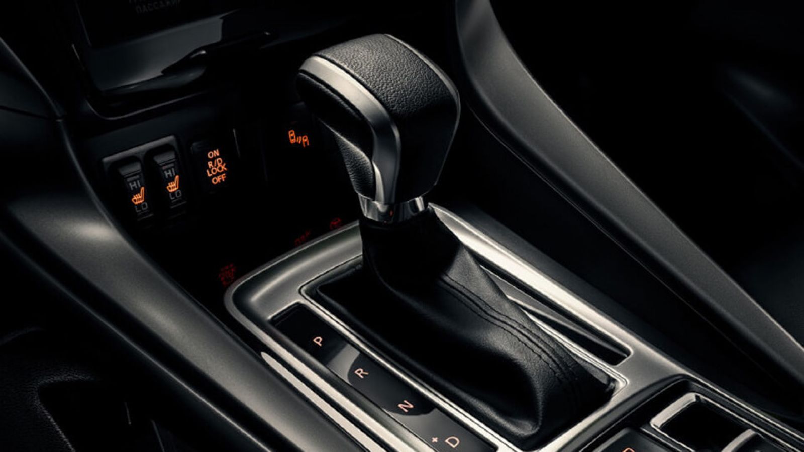 Nội thất của phiên bản diesel vẫn tương tự như phiên bản máy xăng