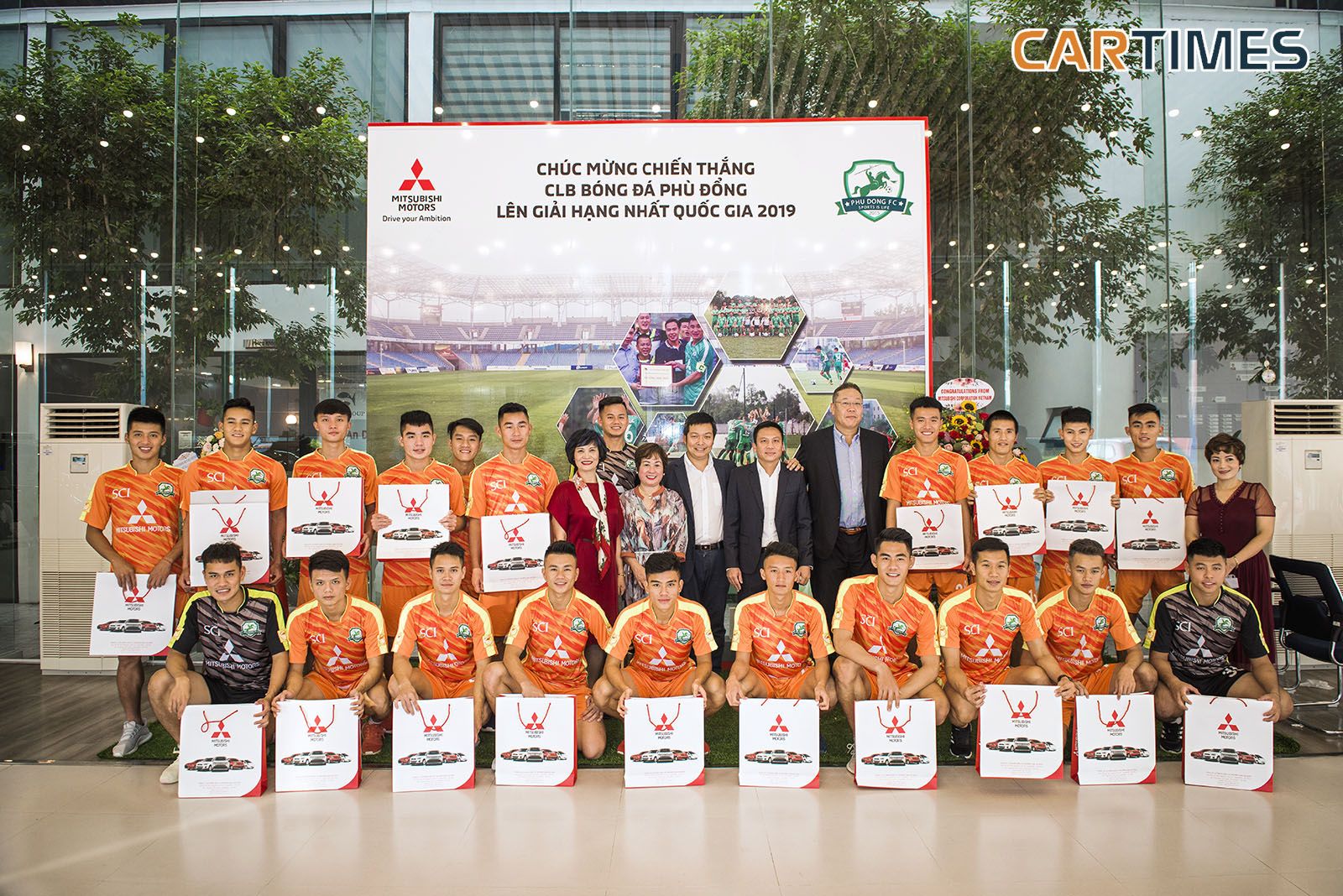 Mitsubishi là nhà bảo trợ chính cho đội bóng Phù Đổng từ năm 2017
