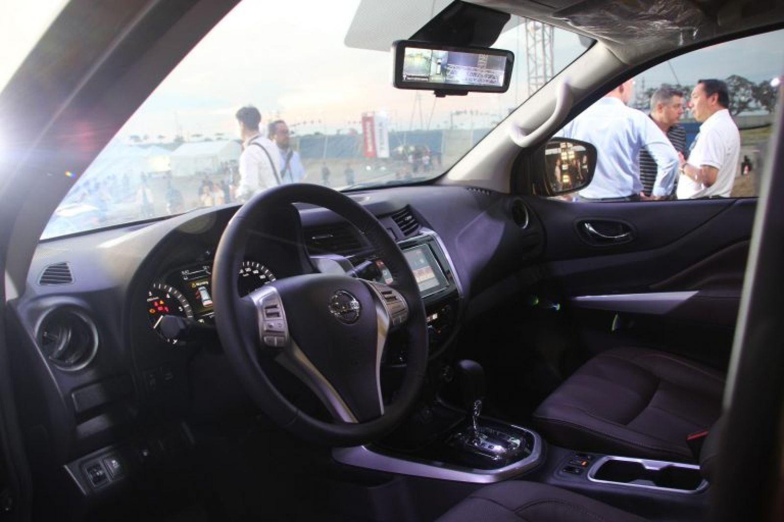 Thiết kế hàng ghế trước xe Nissan Terra