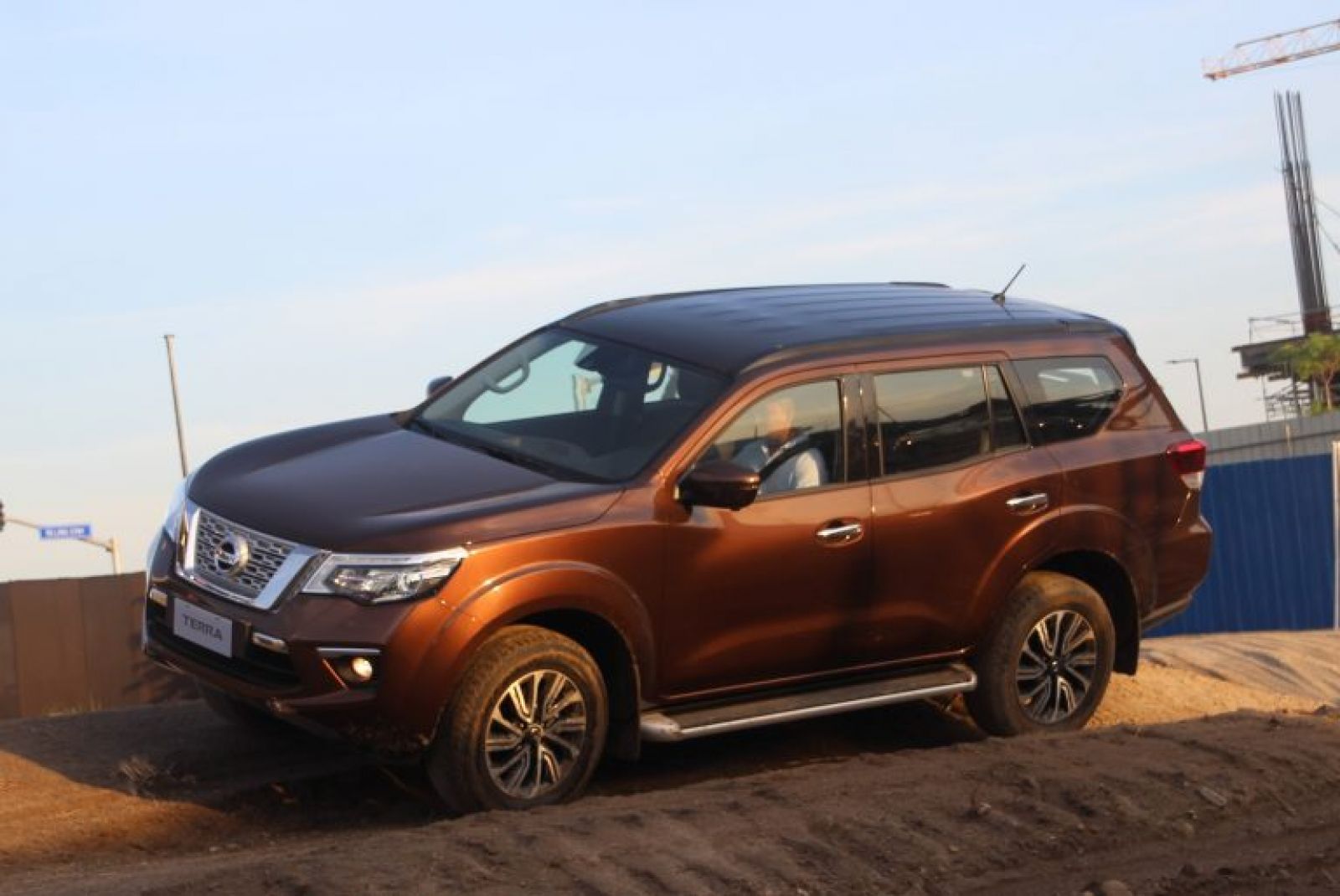 Đây là mẫu SUV dựa trên mẫu bán tải Nissan Navara