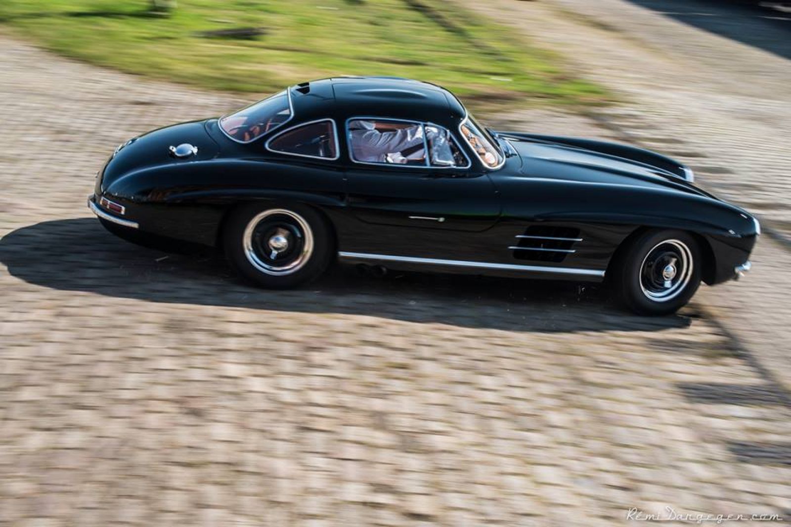 Mercedes-Ben 300SL Gullwing có giá lên tới 2 triệu Bảng Anh