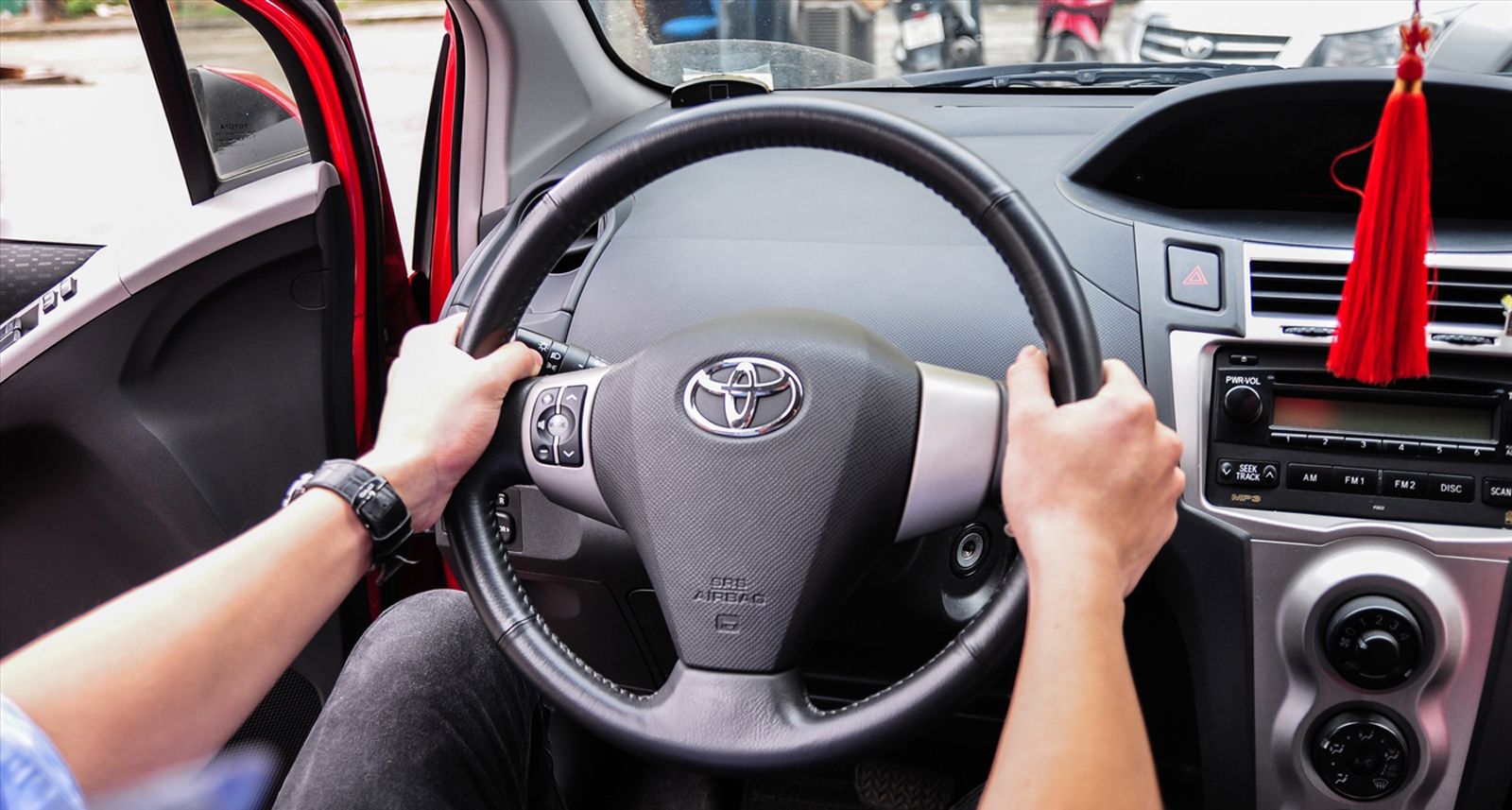 Chú ý những chỗ nhẵn trên xe