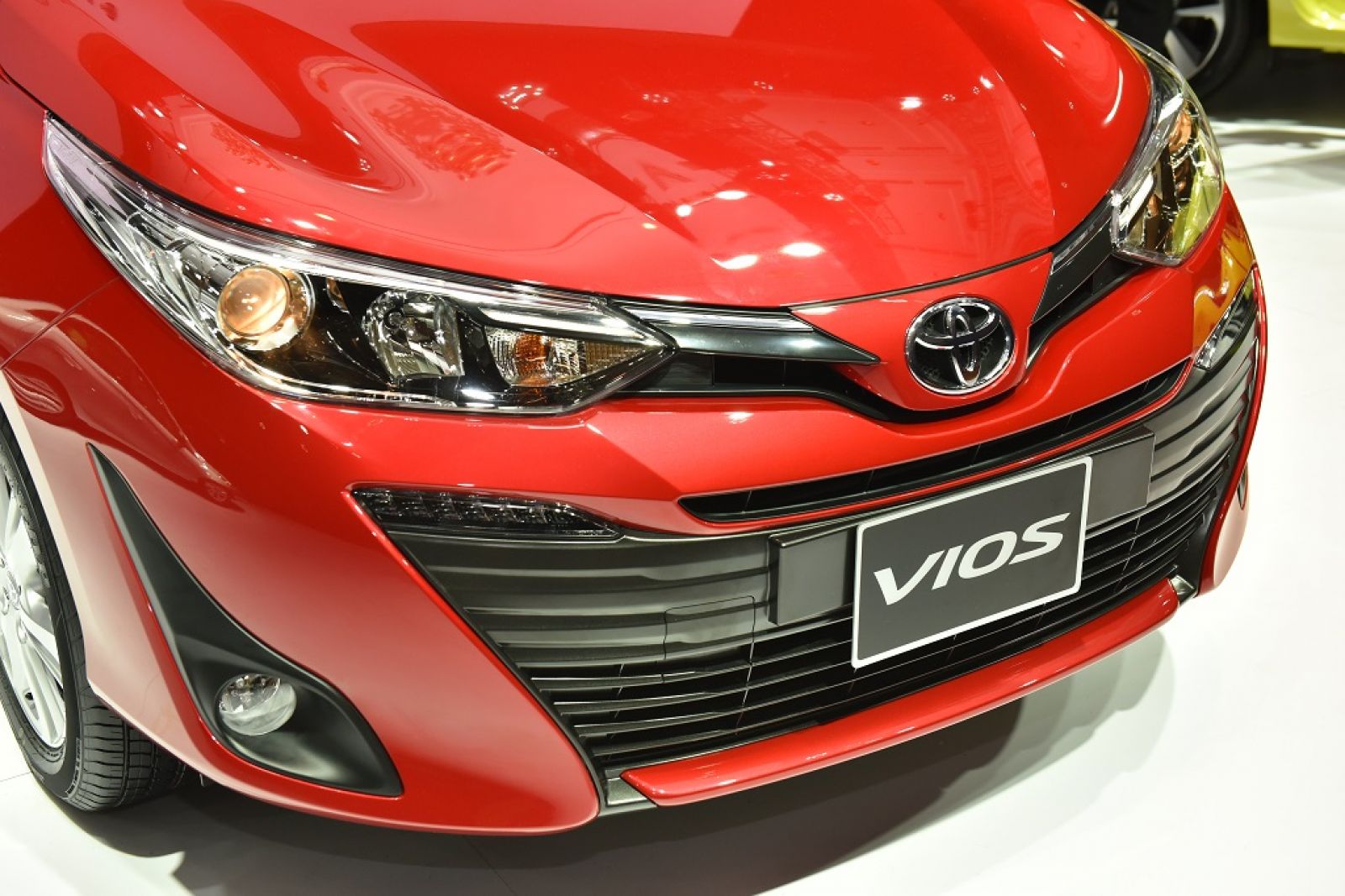 Thiết kế đầu xe Toyota Vios 2018