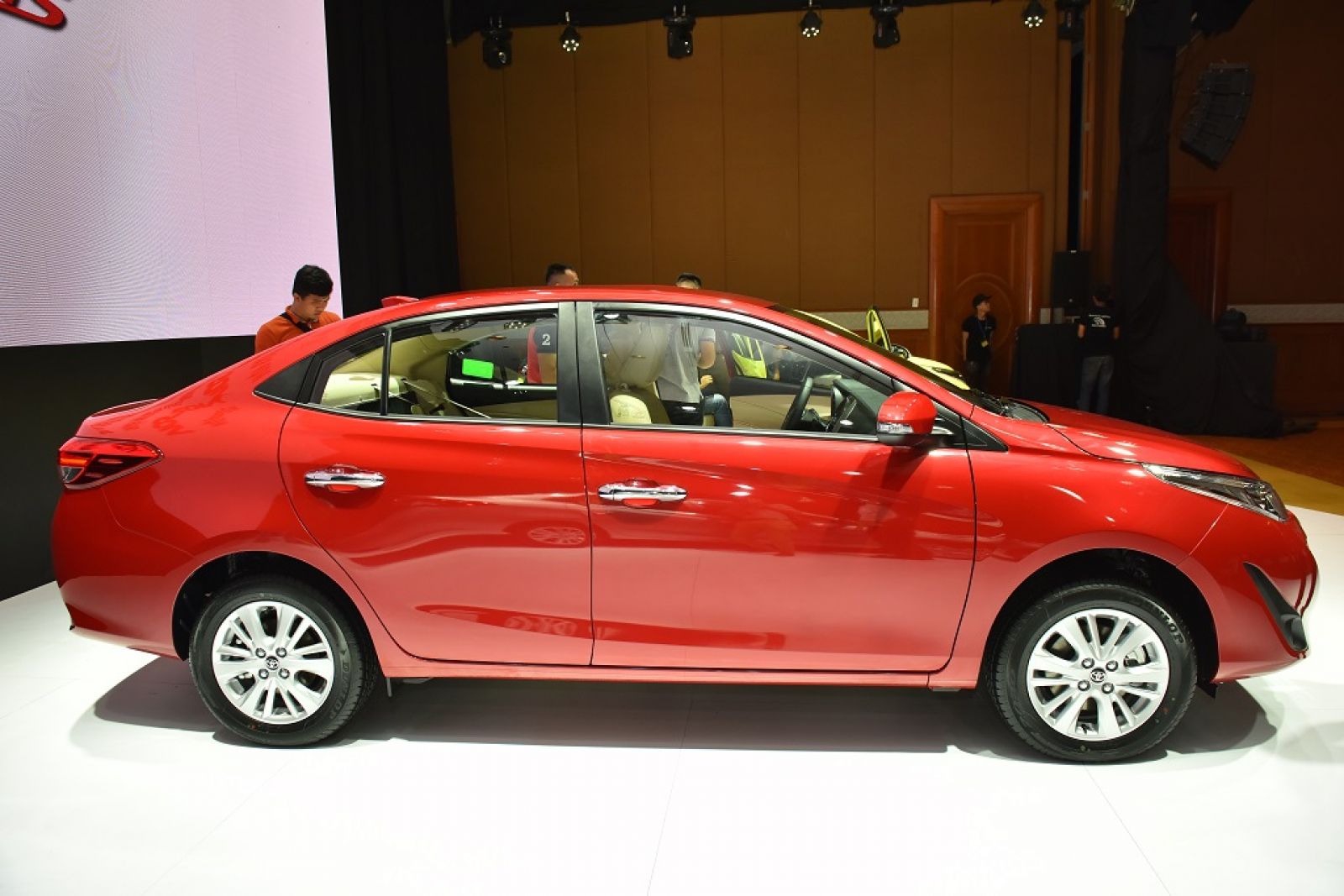 Toyota Vios 2018 đã có nhiều thay đổi về ngoại thất để hướng tới nhiều đối tượng khách hàng hơn