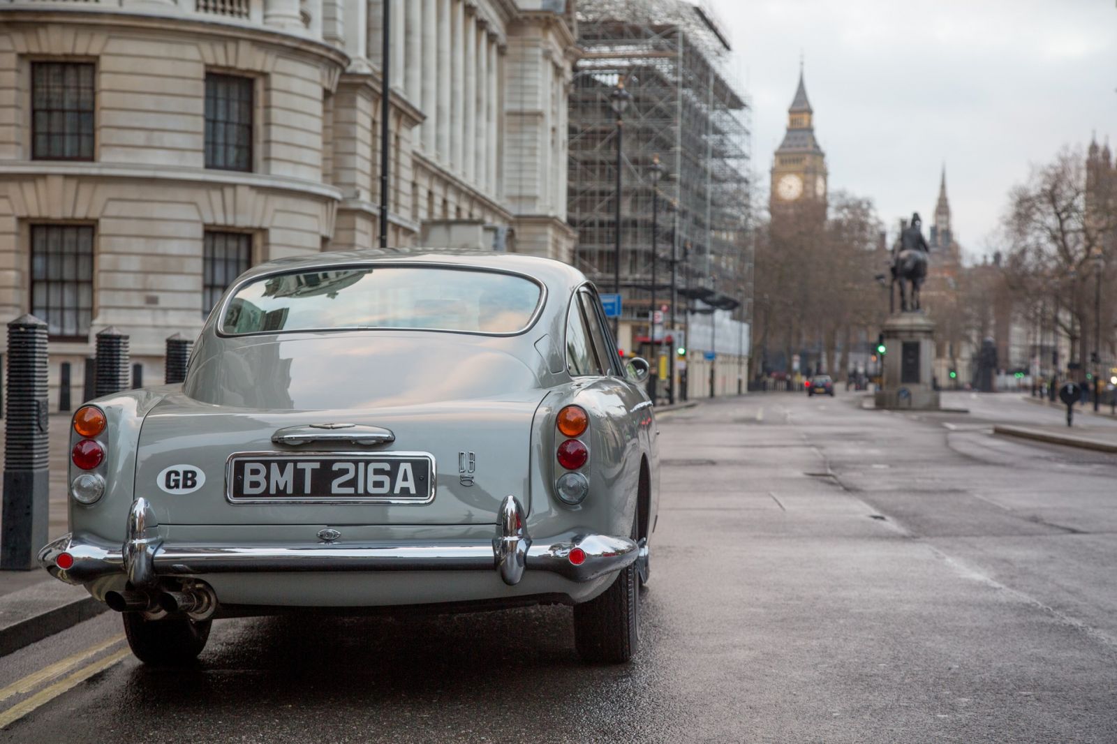 Aston Martin đã trải qua 6 phần phim 007 trong hơn 50 năm qua