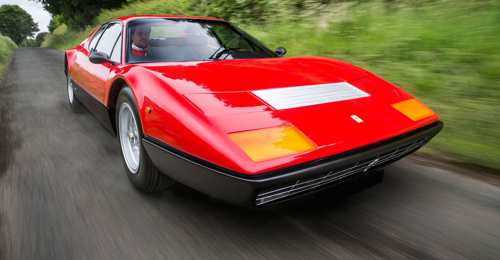 Siêu xe Ferrari có động cơ đặt giữa đầu tiên trong lịch sử của hãng