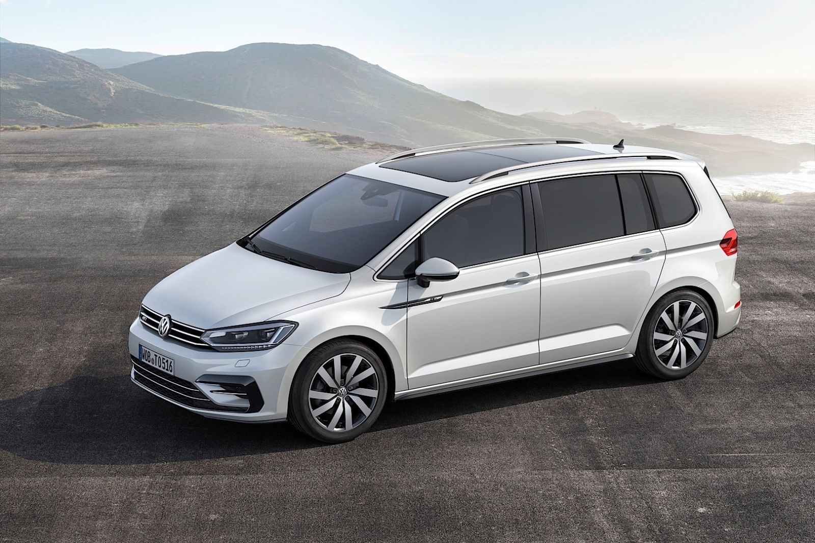 Xe Volkswagen Touran 2015