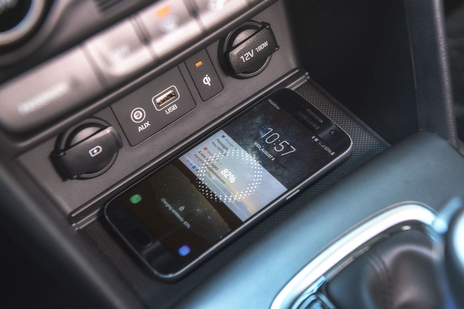 Hệ thống sạc không dây chuẩn Qi trên Hyundai Kona