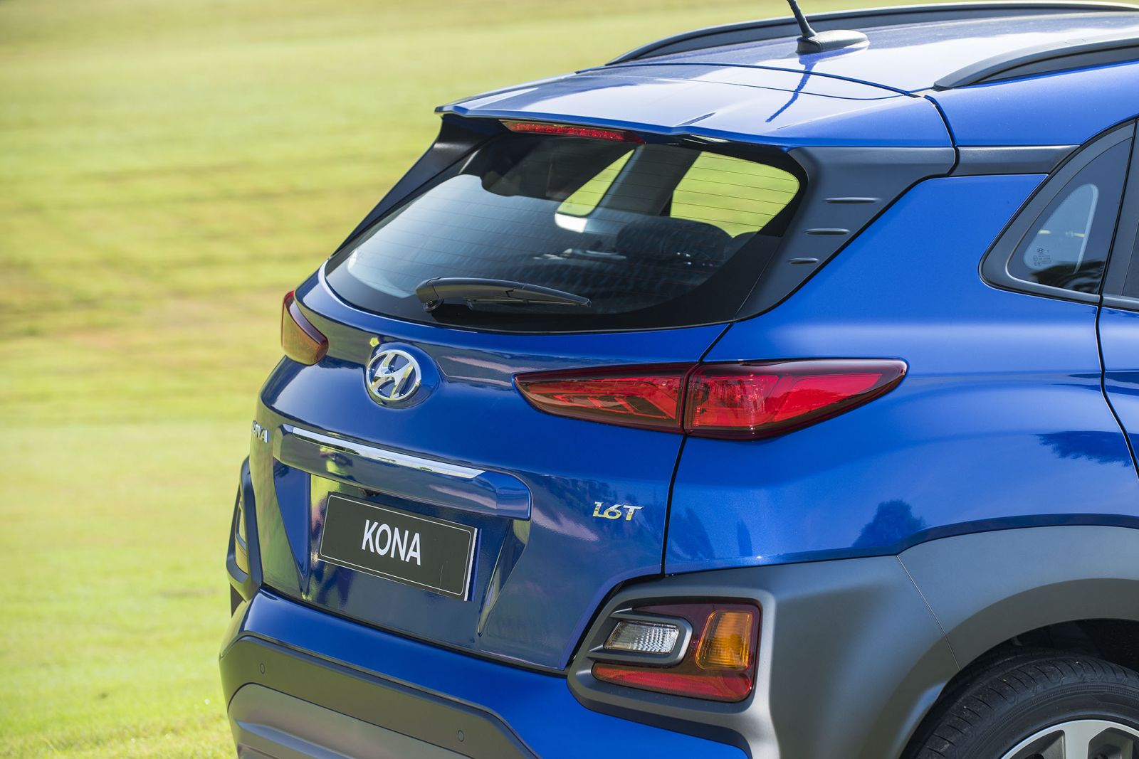 Phía sau xe Hyundai Kona
