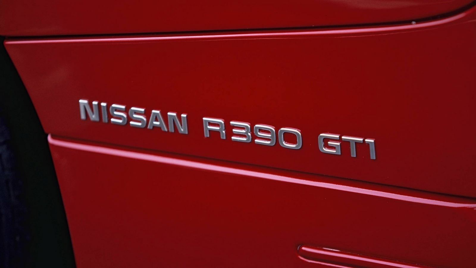 Logo siêu xe Nissan R390 GT